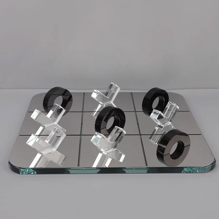 Modernes dekoratives Tic-Tac-Toe-Spiel