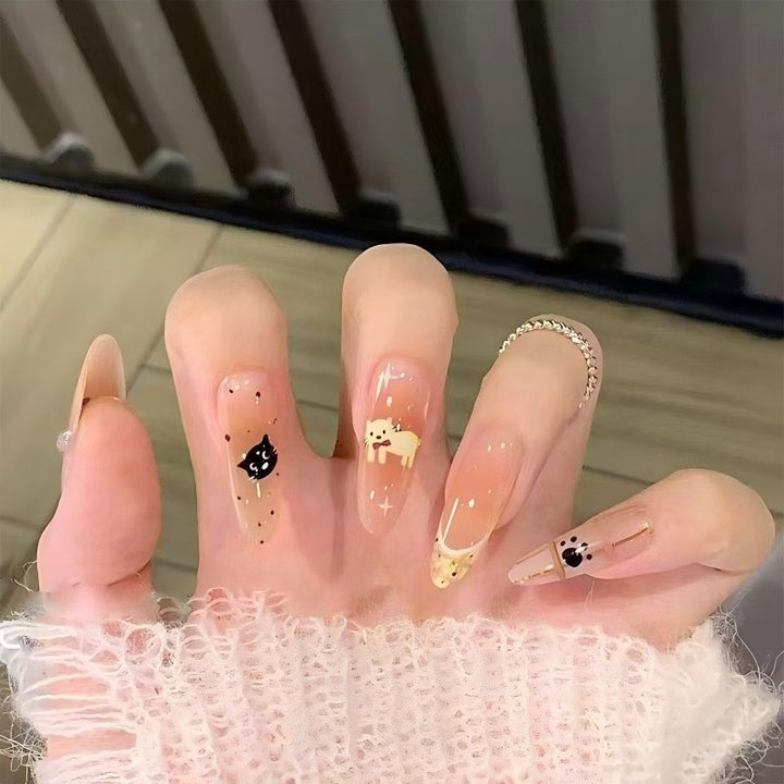 Elegantes Nagelkunst Set Karnz