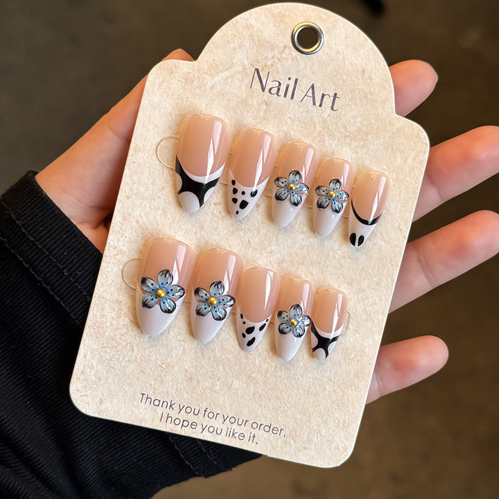 Blumen-Themen Press-On Nageldesign-Kollektion Karnz