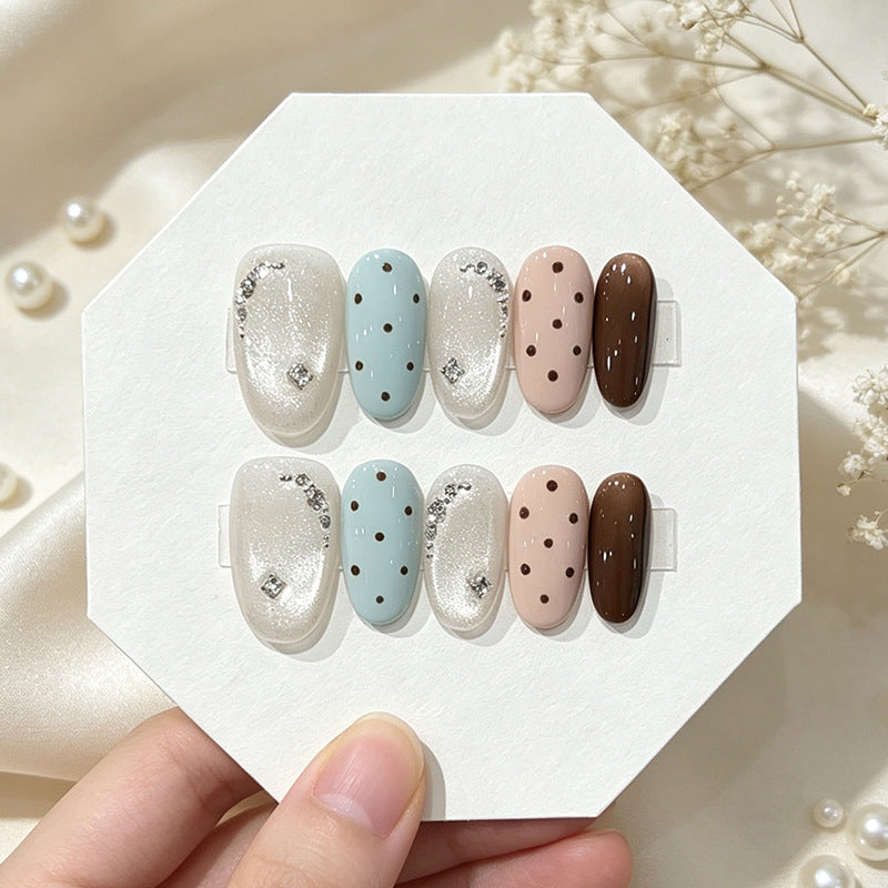Luxuriöses dekoratives Press-On-Nagelset Karnz
