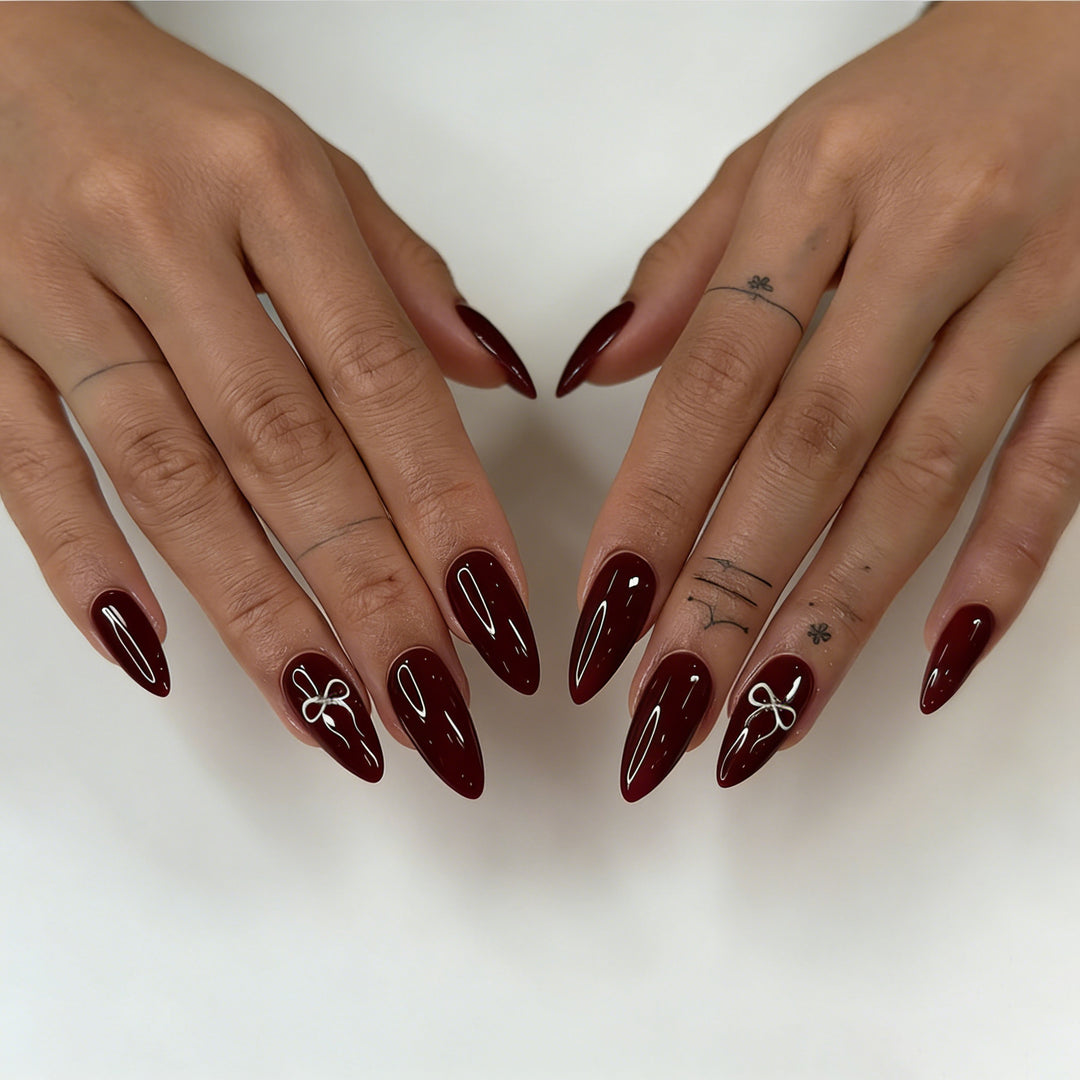 Elegante Stiletto Nagelkunst Karnz