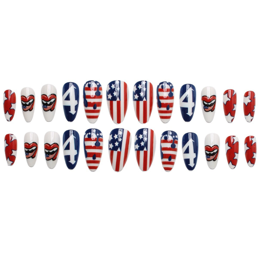 Kunstnägel mit kreativem patriotischen Design Karnz