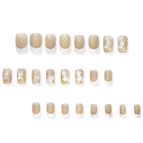 Elegante Blumendesign Nagelkunstveredelungen Karnz