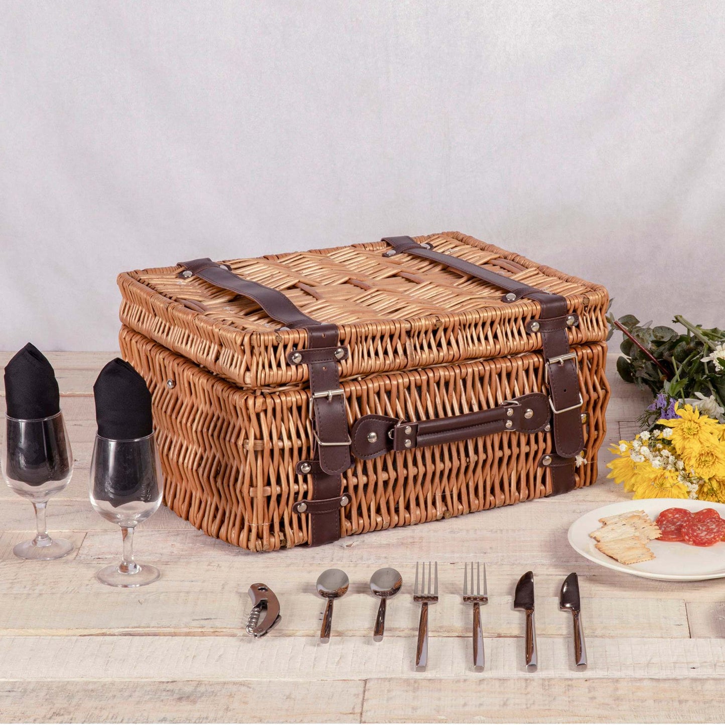 Damen Picknickkorb mit isoliertem Innenfach und hochwertigem Geschirrset Karnz