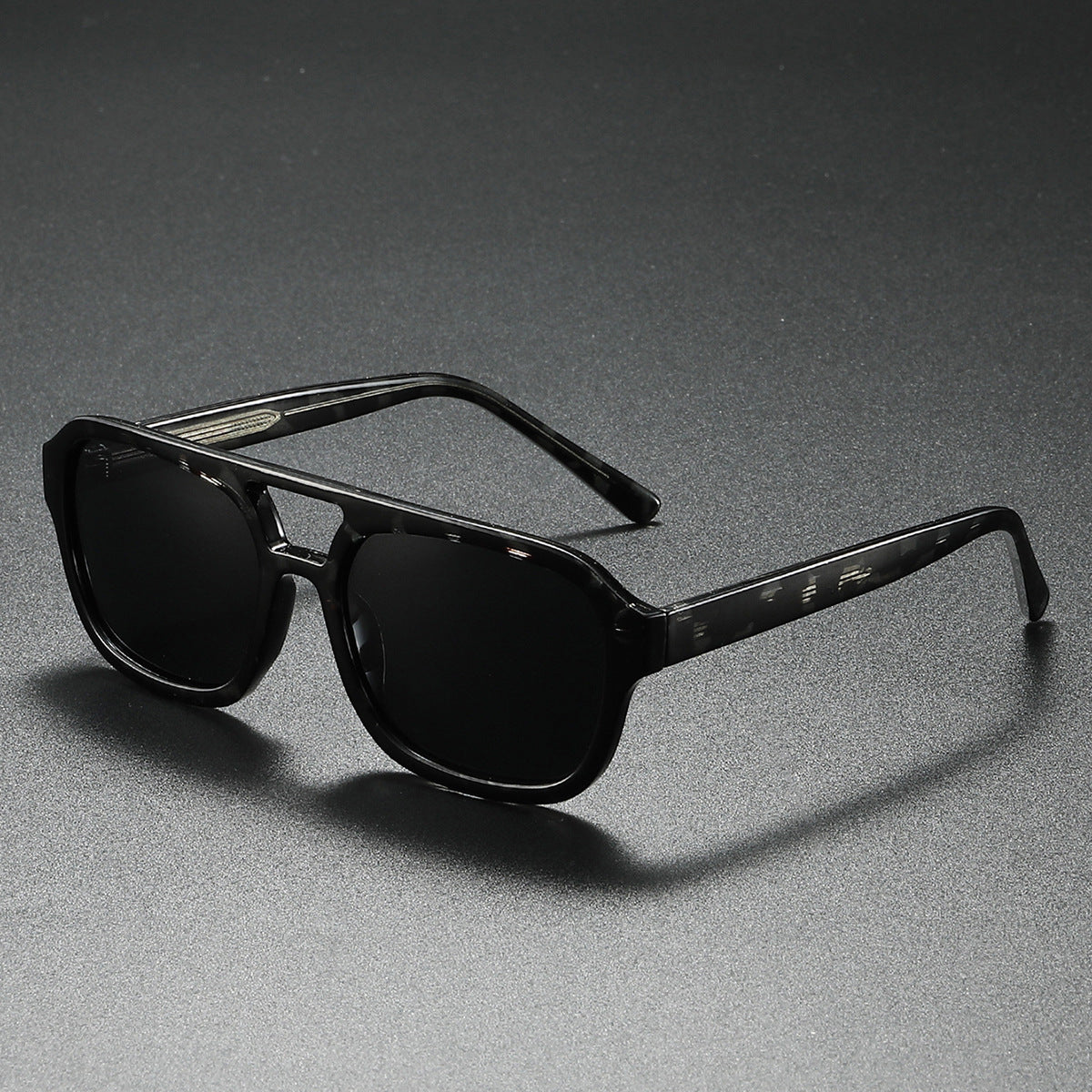Damen modische Sonnenbrille im eleganten, kantigen Design Karnz