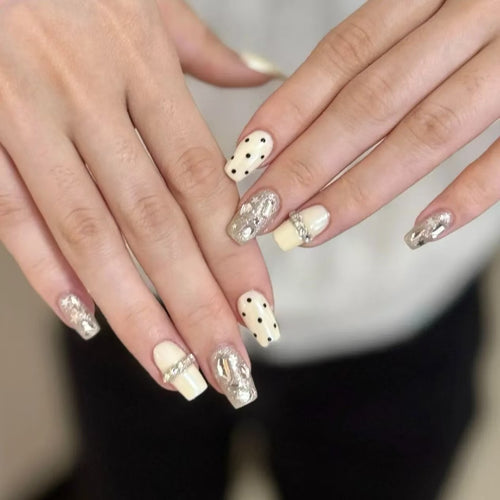 Glamouröse Nagelkunst