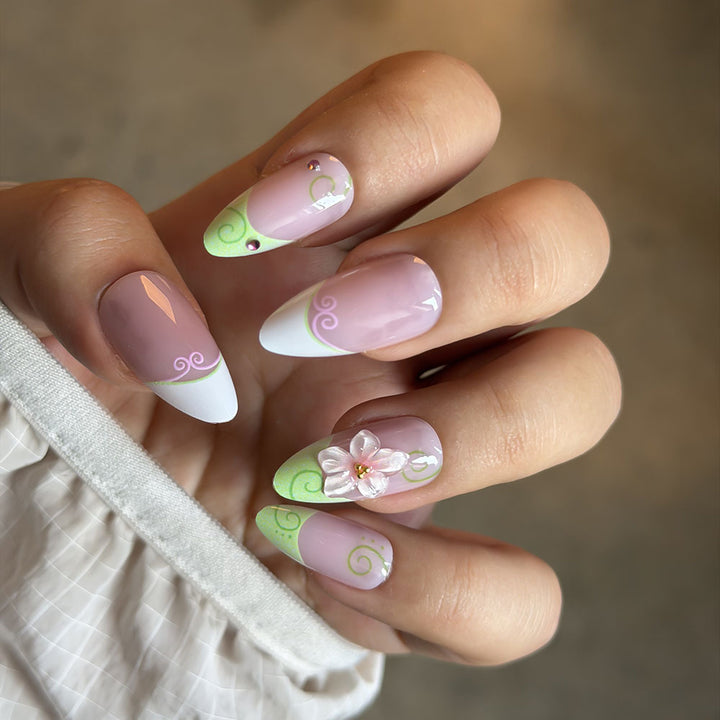 Künstlerisches Floral-Akzent Press-On Nagelset Karnz