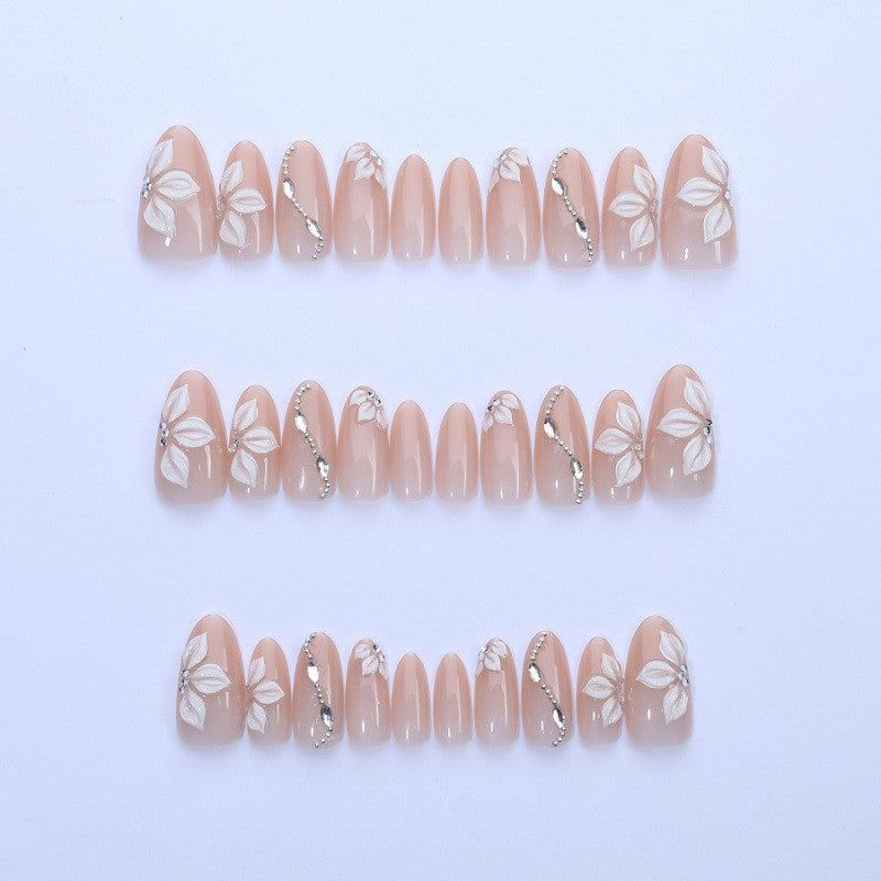 Elegantes Blumennagelkunst-Set Karnz
