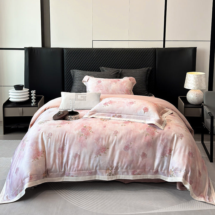 Luxuriöses Satin-Bettwäscheset mit Rosenmuster und seidig-glänzender Oberfläche