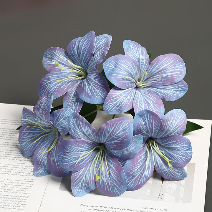 Dekoratives künstliches Blumenarrangement für Zuhause