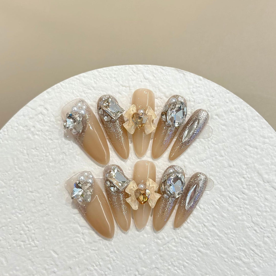 Stylisches Dekoratives Press-On Nagelkunstset