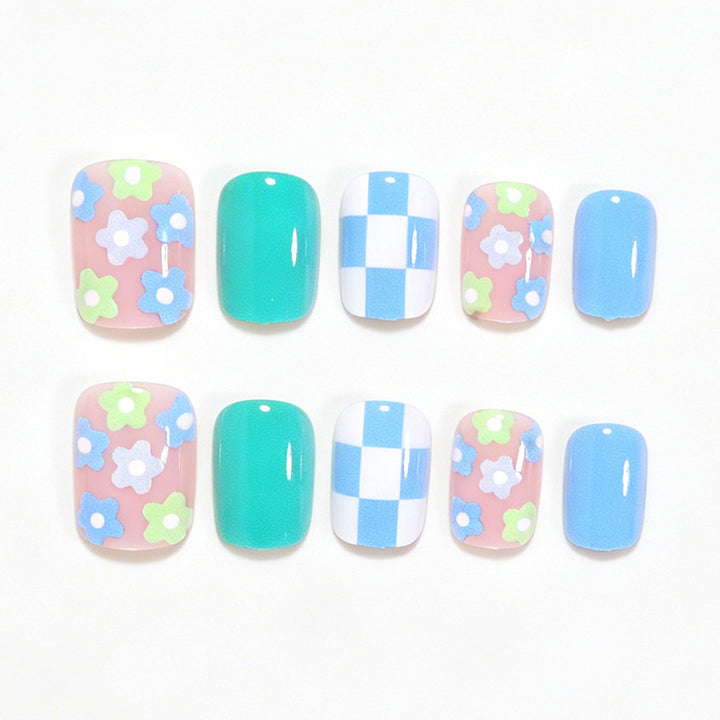 Kreatives Floral Press-On Nagelkunst Set Karnz