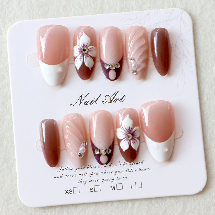 Dekorative Nagelkunst Karnz