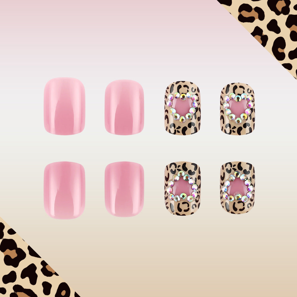 Dekoratives Nagelkunst-Set mit Leopardenmustern Karnz