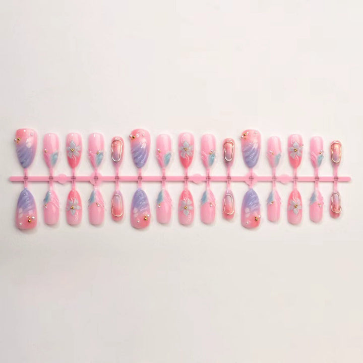 Dekorative Nagelkunst