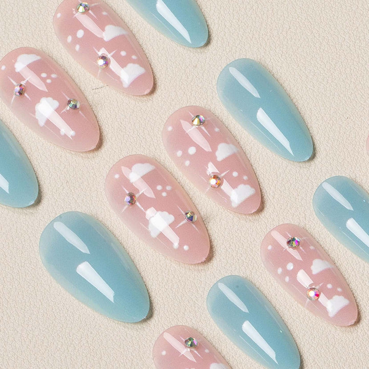Künstlerisches Cloud-Themen Press-On Nail Set