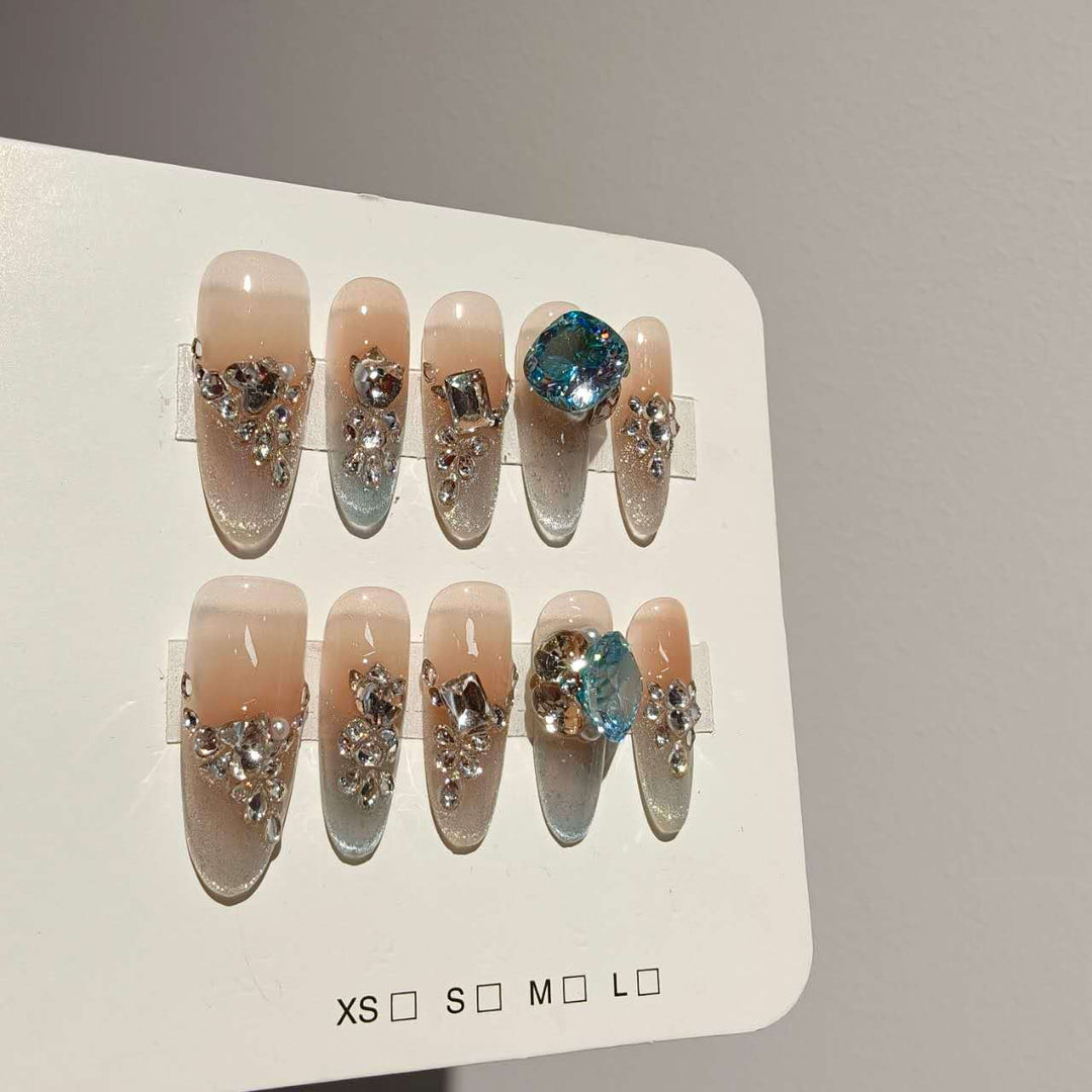 Glitzerndes, mit Kristallen verziertes Press-On Nagel-Set