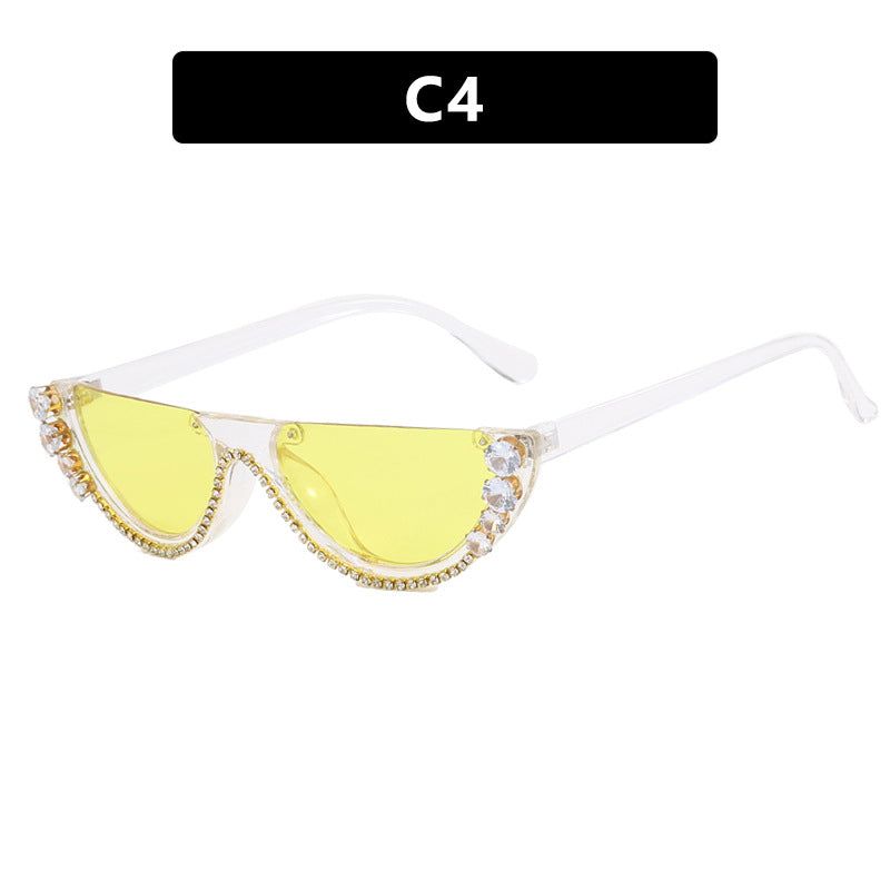 Damen stilvolle Designer-Sonnenbrille mit funkelnden Akzenten Karnz