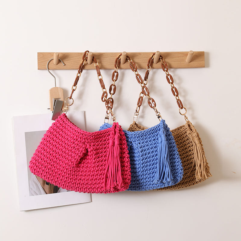 Damen Handgefertigte Schultertasche mit Kettenakzenten Karnz