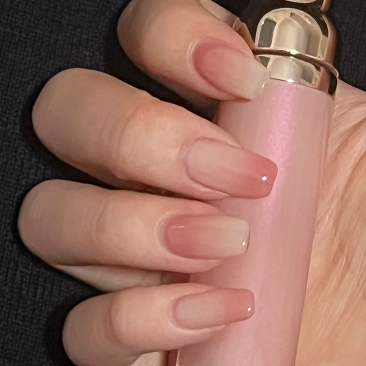 Kunstnagel-Set mit elegantem Ombre-Effekt Karnz