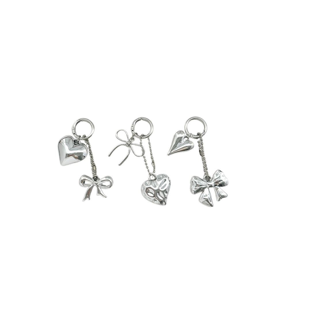 Herzförmiger Charm-Schlüsselanhänger mit Schleife Karnz
