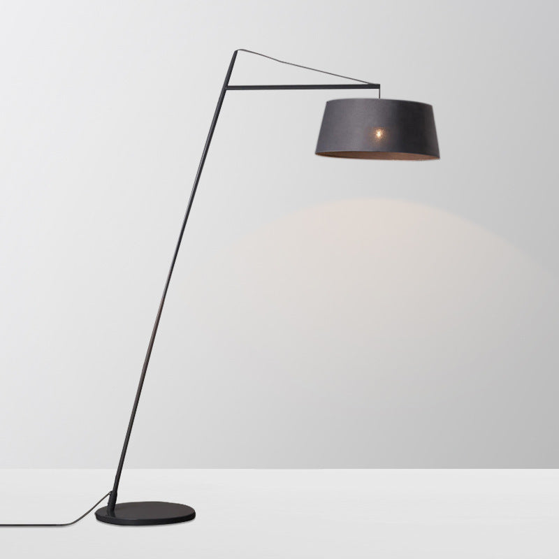 Moderne schwenkbare Stehlampe