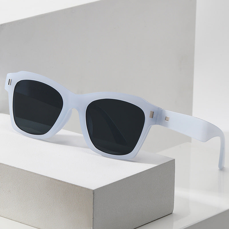 Damen modische Sonnenbrille mit transparentem Rahmen und hochwertigem UV-Schutz Karnz