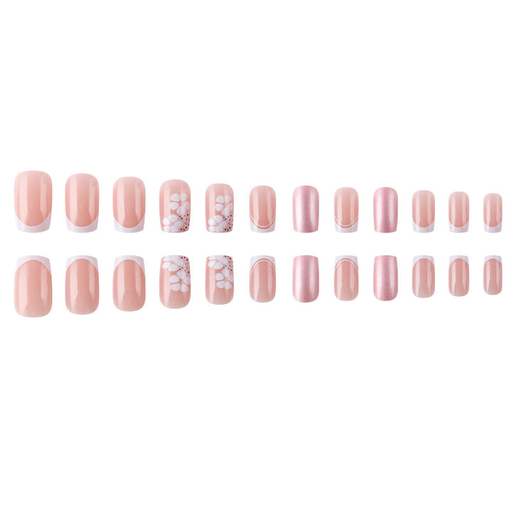 Künstlerisches Press-On-Nageldesign Karnz