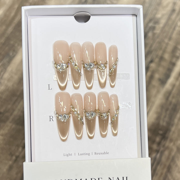Elegantes Stiletto Press-On Nail Set mit Rhinestones-Design Karnz