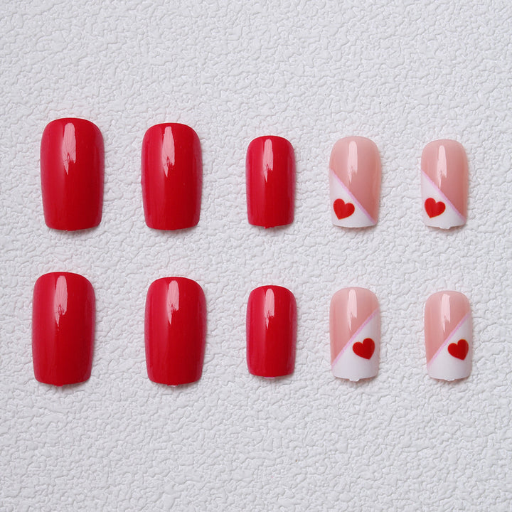 Herz-verzierte Press-On Nagelkunst Karnz