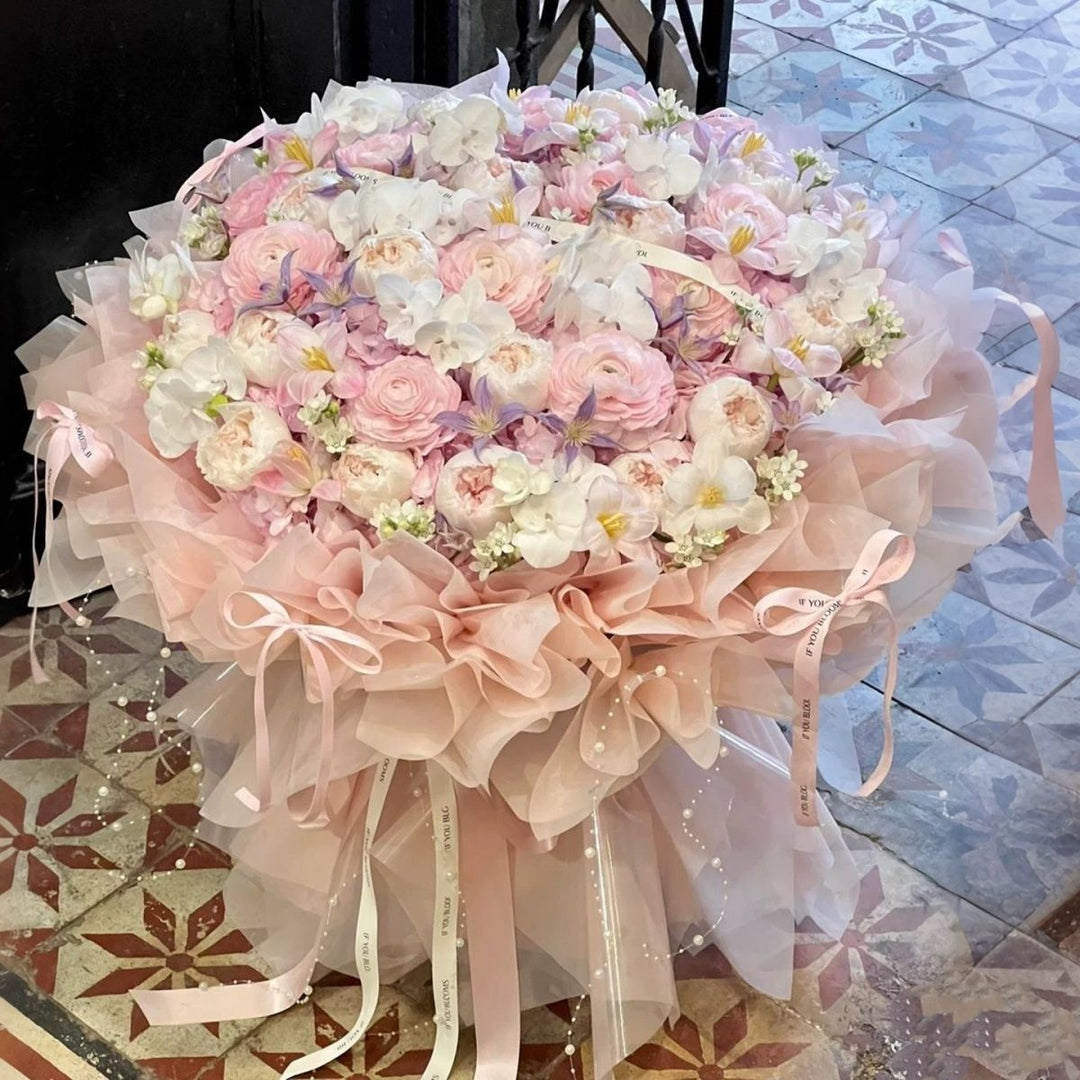 Exquisites florales Blumenarrangement