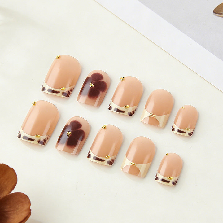 Elegante French Tip Press-On Nägel Kollektion Karnz