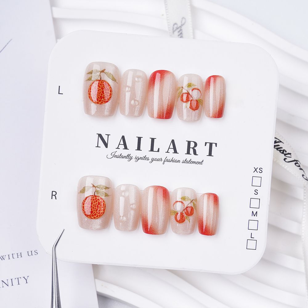 Kreatives thematisches Press-On-Nagelset Karnz