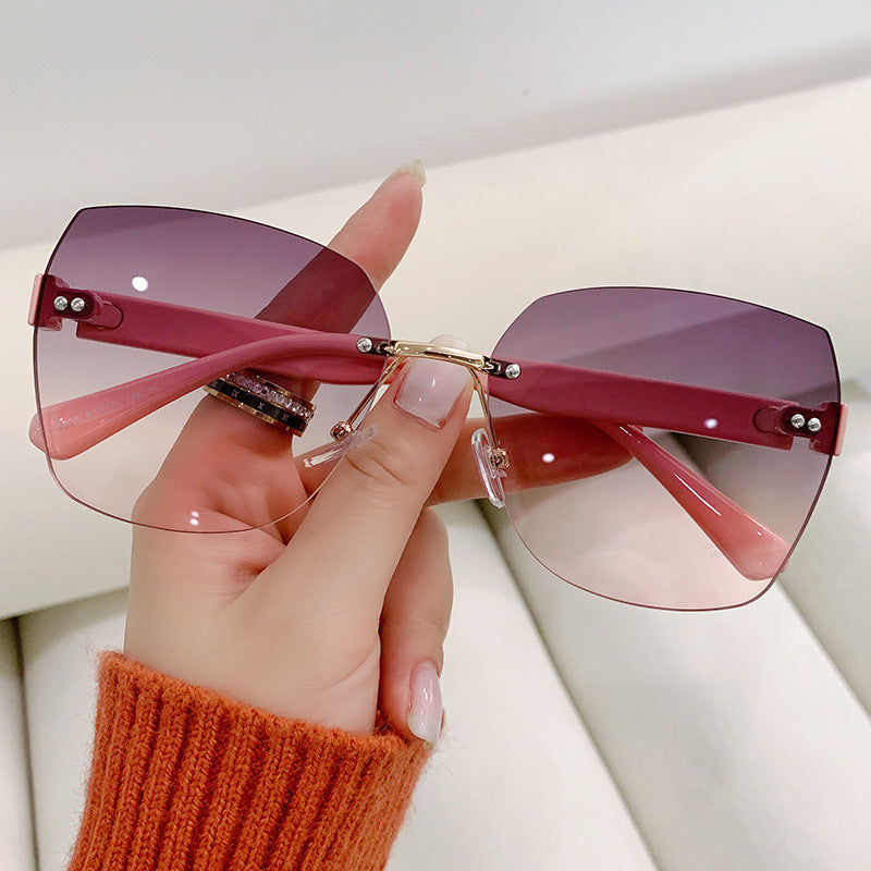 Damen elegante Sonnenbrille mit innovativem Design Karnz