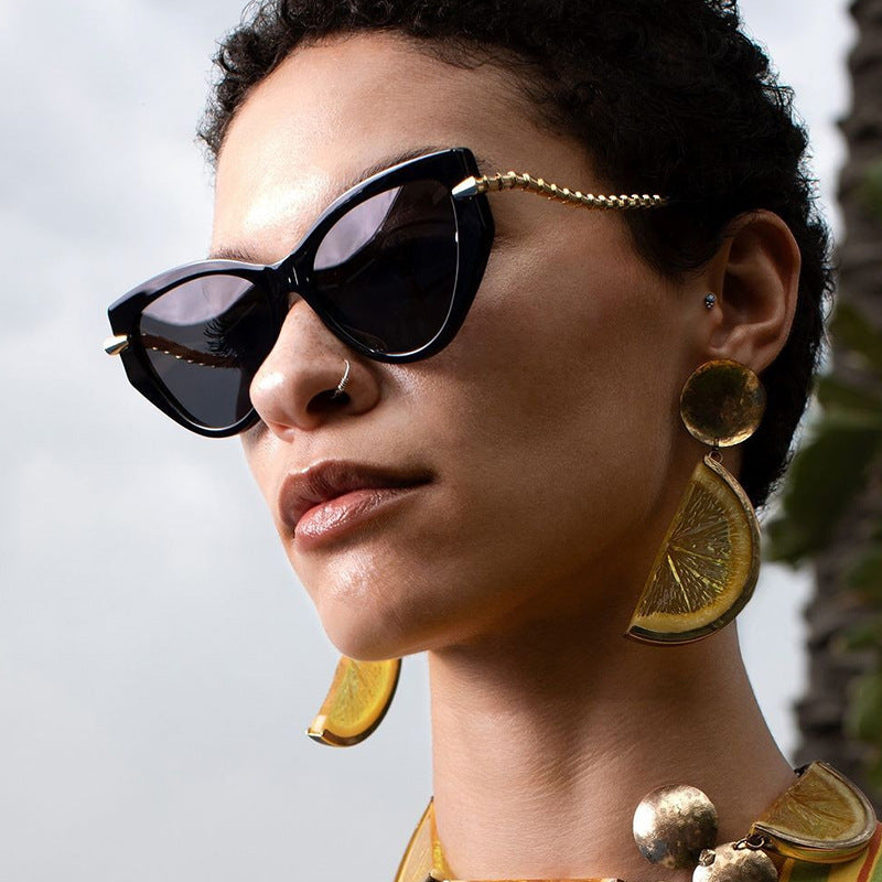 Damen Cat-Eye Sonnenbrille mit elegantem Metallrahmen und modischen Akzenten Karnz
