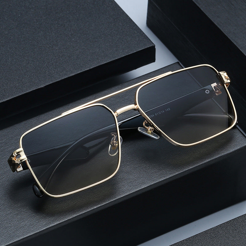 Damen Designer-Sonnenbrille mit extravagantem Metallrahmen Karnz