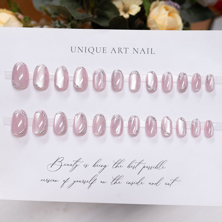 Dekorativer Press-On-Nagelset mit einzigartigen Kunstdesigns