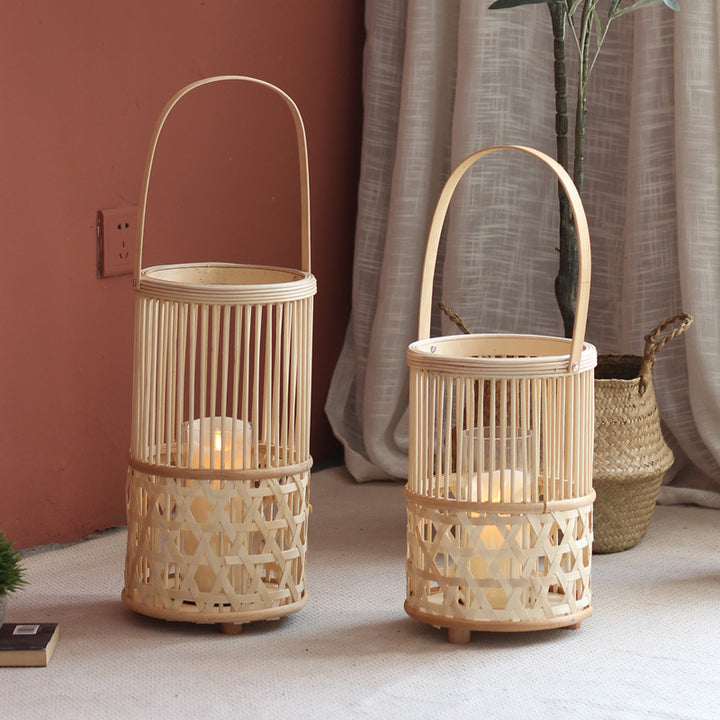 Handgefertigte Laterne aus Rattan Karnz