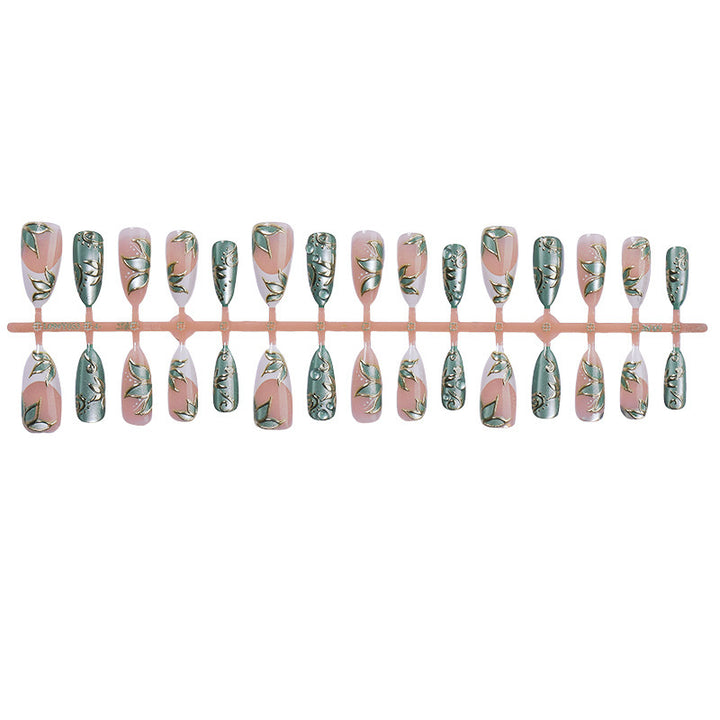 Kunstnagel Set mit floralen Designs und 3D-Akzenten Karnz