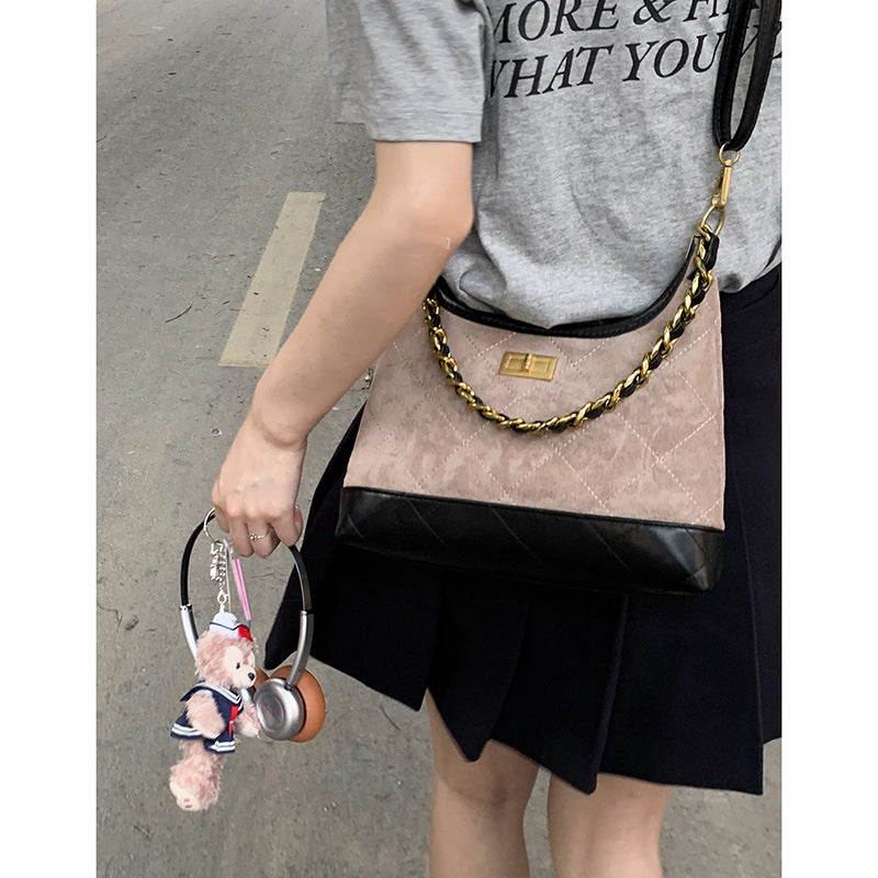 Gepolsterte Wildleder Hobo Handtasche Karnz