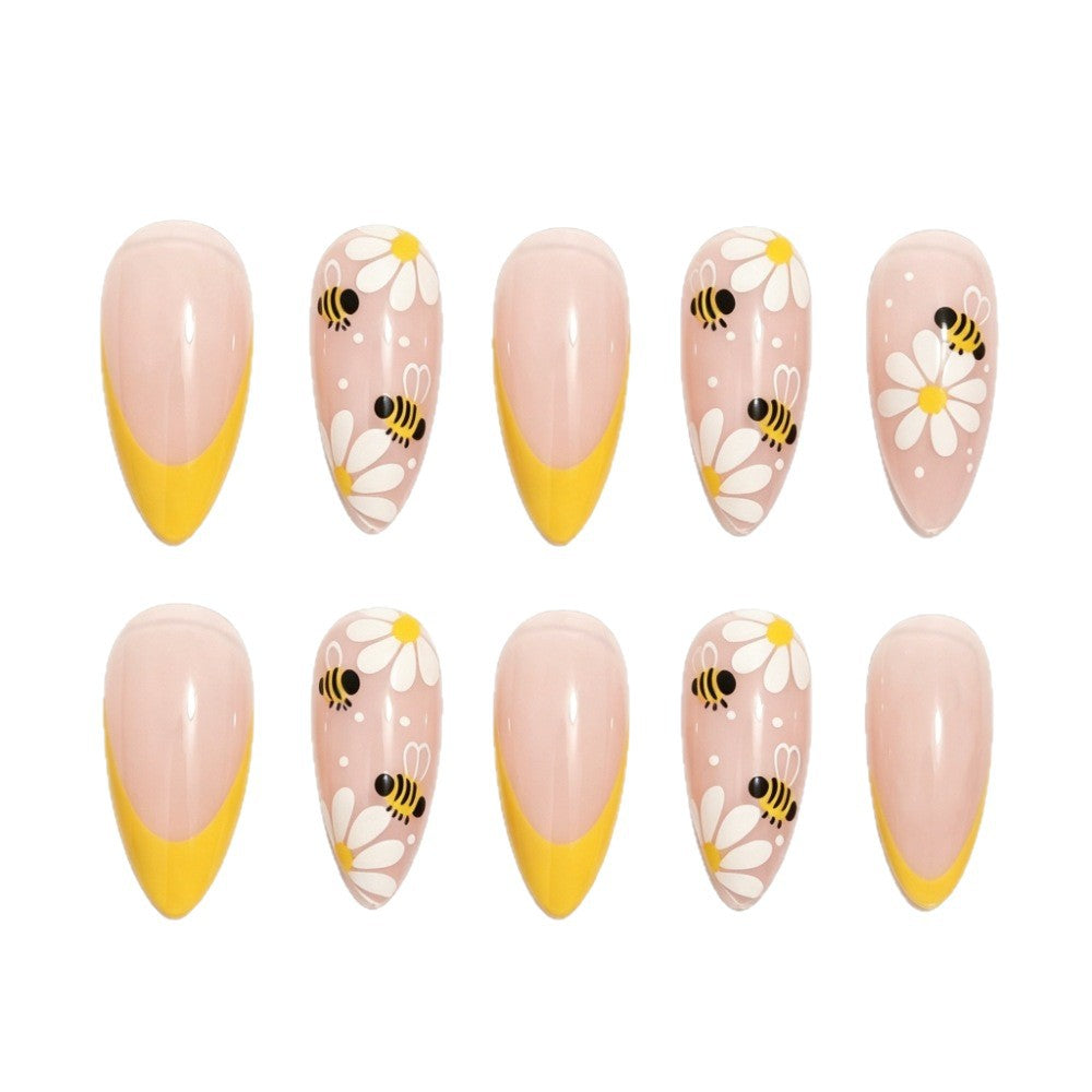 Elegante florale Maniküre
