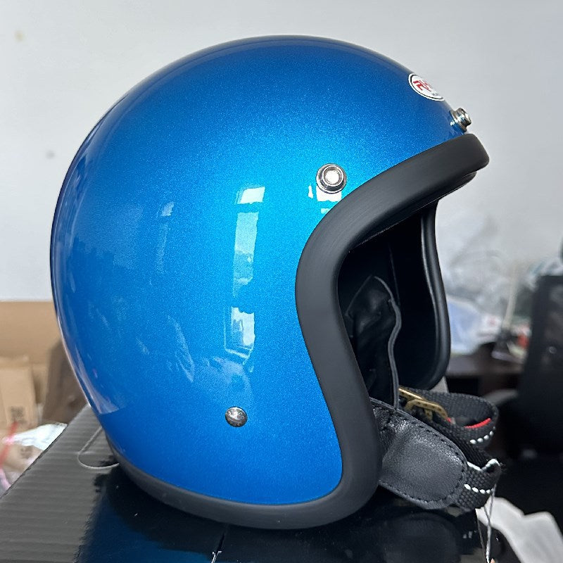 Klassischer Halbschalen-Motorradhelm Karnz
