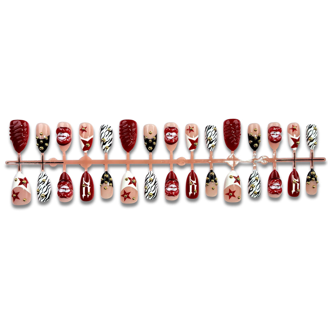 Glamourös Press-On Nagelkunst Set mit stilvollen Mustern