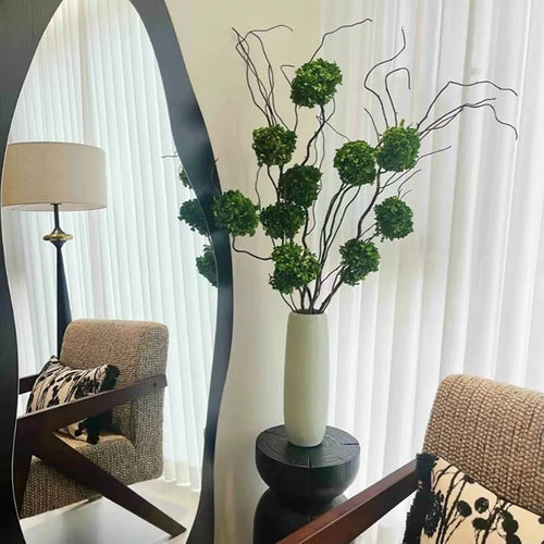 Künstlerische Innenblumenanordnung