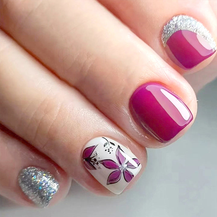 Elegantes Florales Press-On Nagelkunst Set Karnz