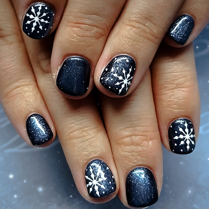 Saisonale Schneeflocken Nagelkunst Karnz
