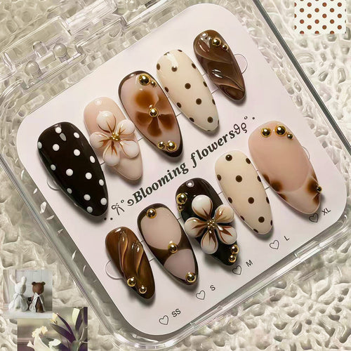Floral Design Press-On Nail Art Karnz