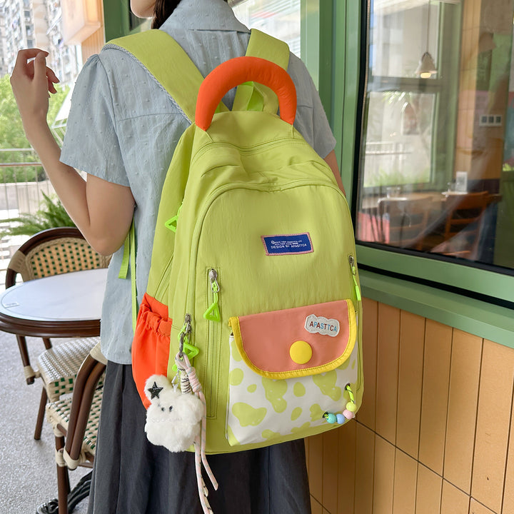 Stilvoller Multi-Taschen-Rucksack mit lustigen Akzenten Karnz