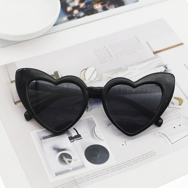 Damen Herzförmige Sonnenbrille mit glitzerndem Rahmen Karnz