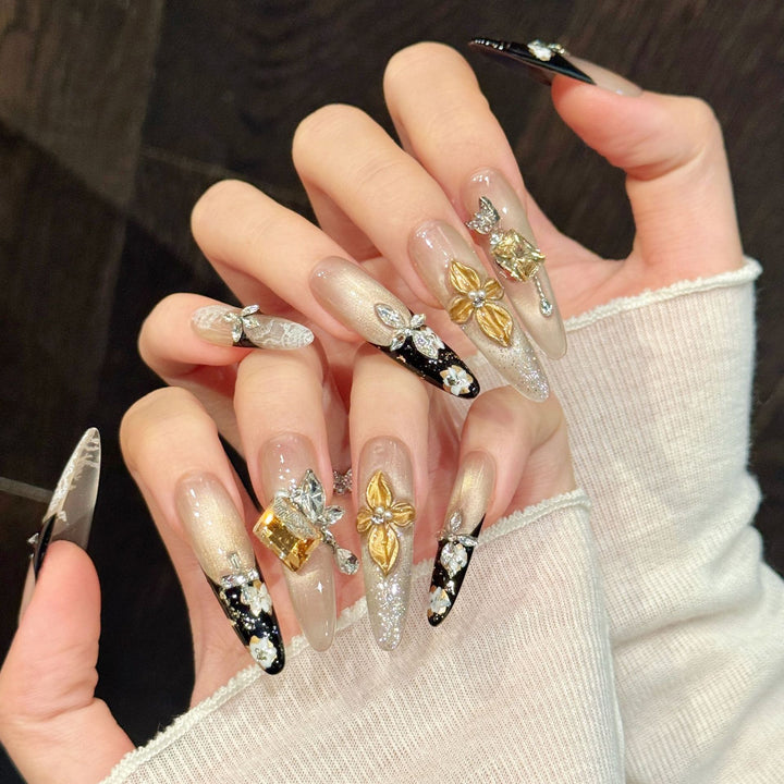 Luxuriöses Künstlerisches Press-On Nail Art Set